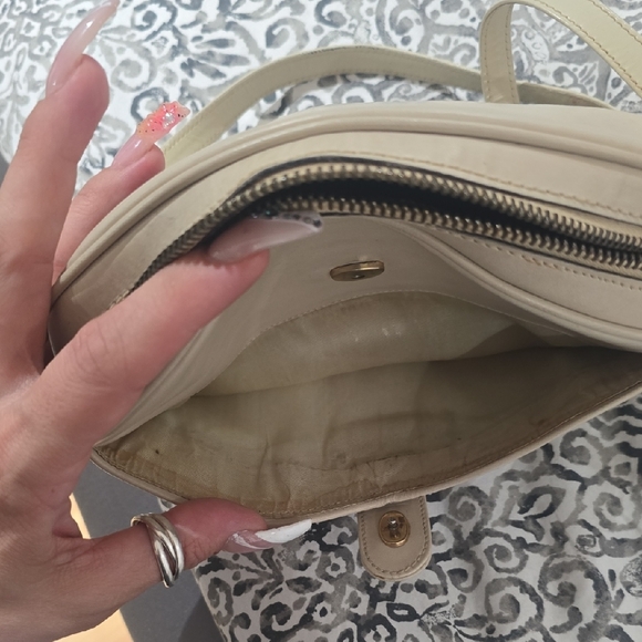 Salvatore Ferragamo Beige RARE Vantage Shoulder Bag AUTHENTIC - Picture 9 of 16